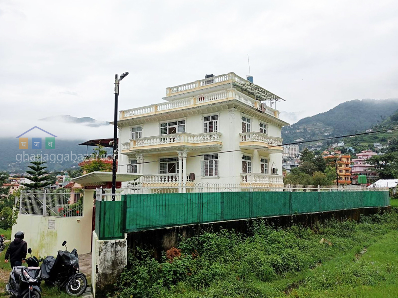 House on Sale at Narayanthan Wasik